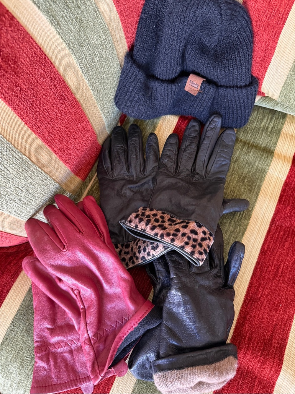 🗽Assorted Winter Gloves & Knit Beanie - Black, Burgundy, Navy